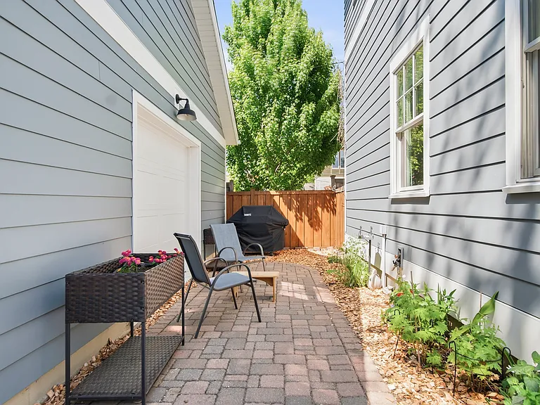 4524 Ewing Ave S — Photo 36