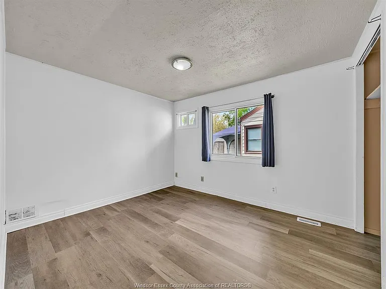 1183 Felix Ave — Photo 13