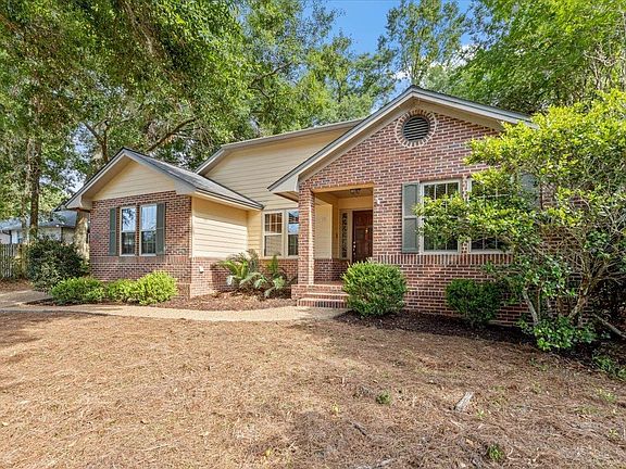 4th image of 2913 Guinevere Ln