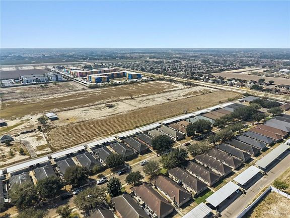 5th image of 1915 N Sugar Rd