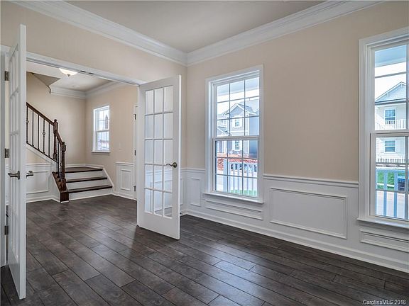 4th image of 2062 Donaldson St #177