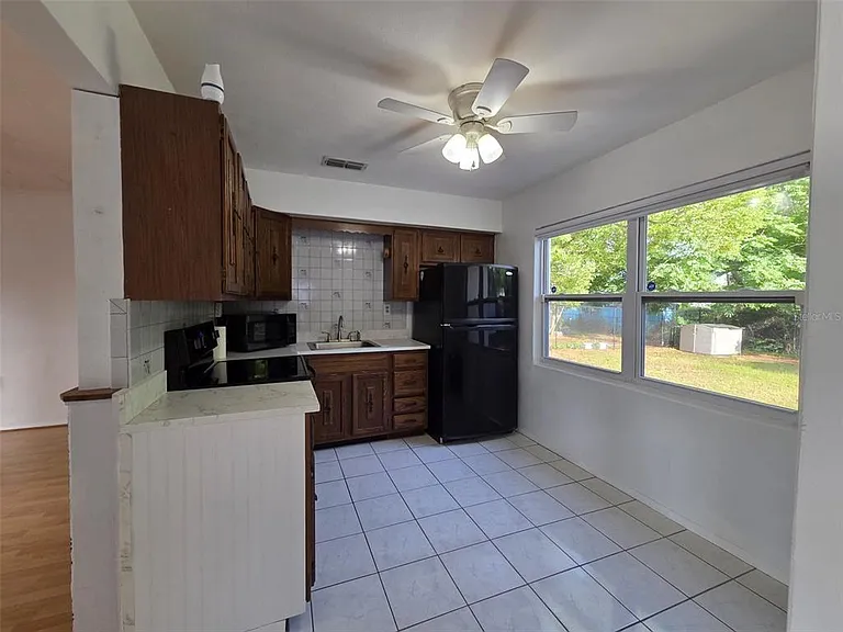 7216 James St — Photo 11