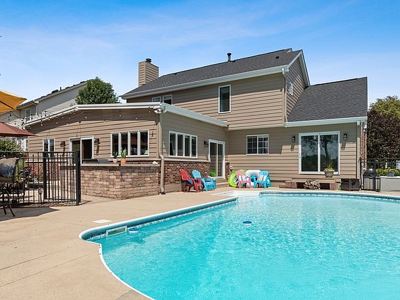 2nd image of 1768 Bradford Ln