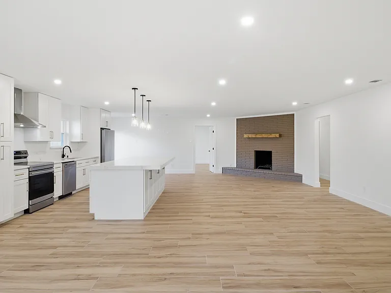 7076 Briarmeadow Dr — Photo 7