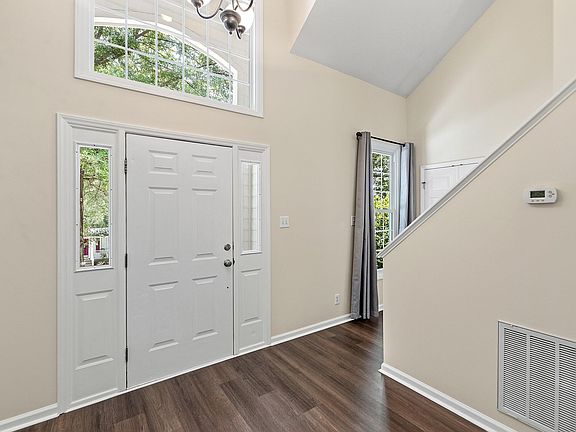 5th image of 218 Swansboro Dr