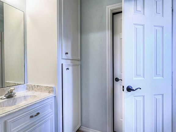 4th image of 289 Waterford Way