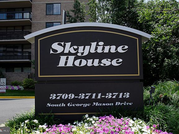3rd image of 3713 George Mason Dr APT 206