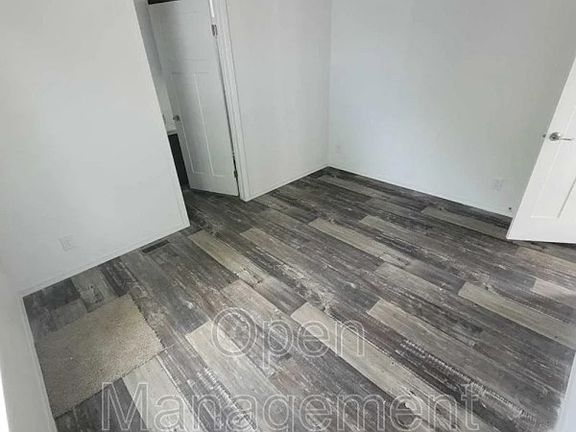 4th image of 415 N Elkhart St #57