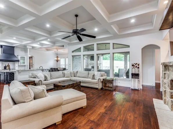 1228 Overland Dr, Burleson, TX 76028