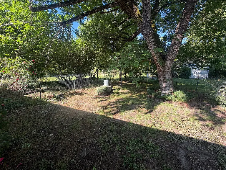 718 Confederate Ave — Photo 17