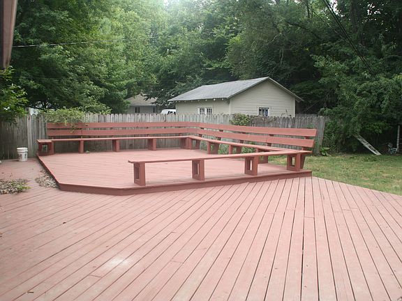 600 sq ft deck