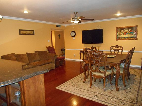 2nd image of 2405 Richmond Dr