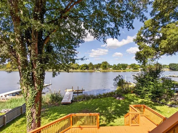 1337 Walnut Ave, Chesapeake, VA 23325
