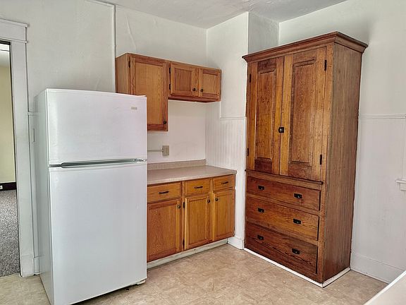 5th image of 216 1/2 S 6th St