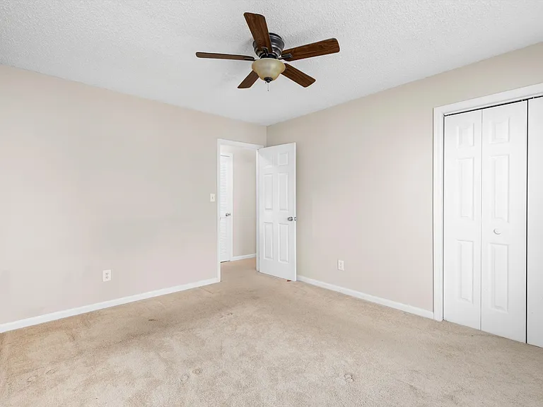 527 Pine Tops Ct — Photo 12