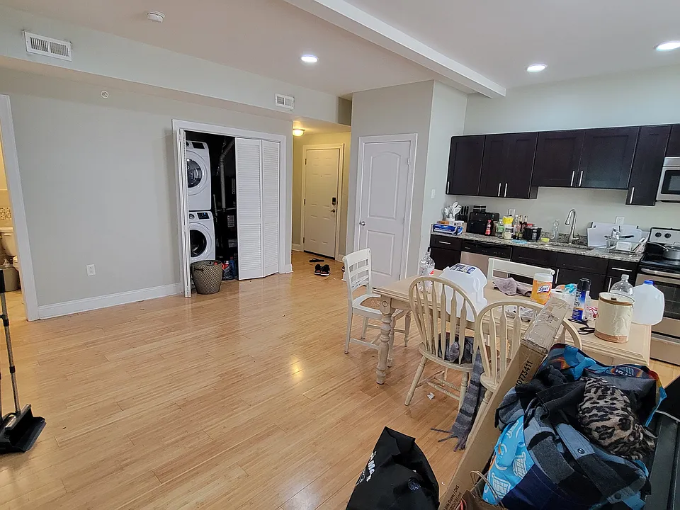 331-n-40th-st-2c-3