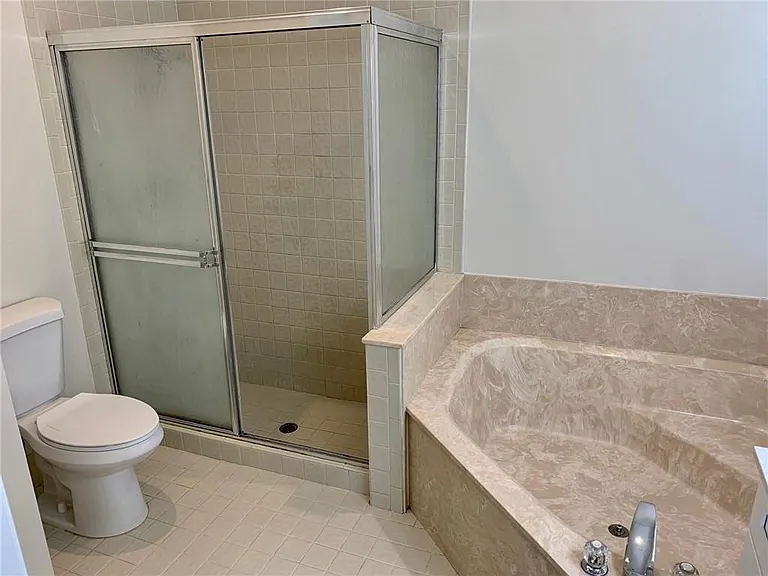 10841 Fox Glen Dr — Photo 11
