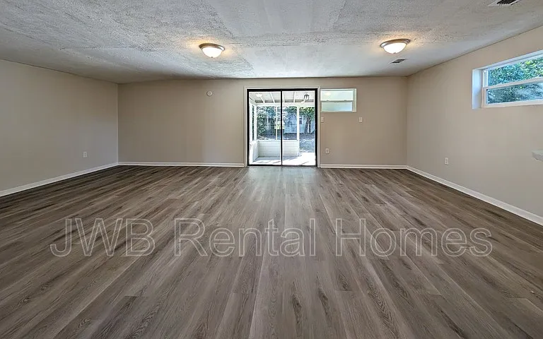 2462 Quail Ave — Photo 7