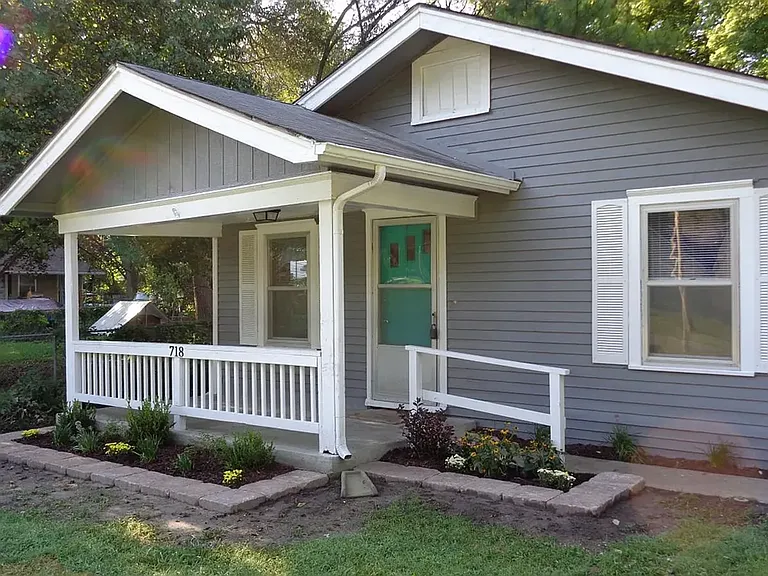 718 Walnut St — Photo 2