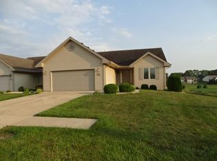 3257 W Rye Ridge Trl, Freeport, IL 61032