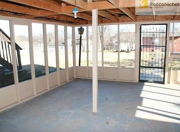 Aprox 18X19 Screened In 3 Season Porch With Gas Line For Gas grill Just Outside The Door To The Yard