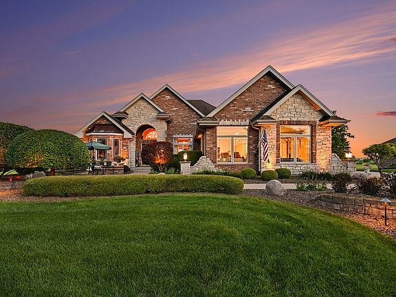 2nd image of 10139 W Tall Grass Ln