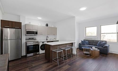 2nd image of 1551 W Hollywood Ave #3