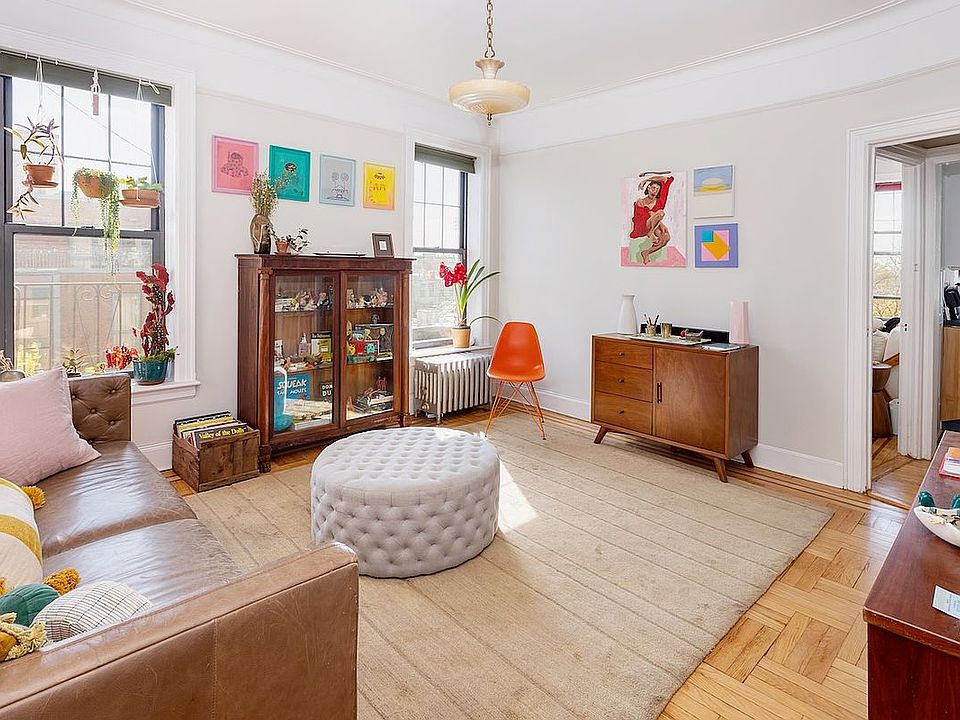 1st image of 922 8th Ave APT 4B