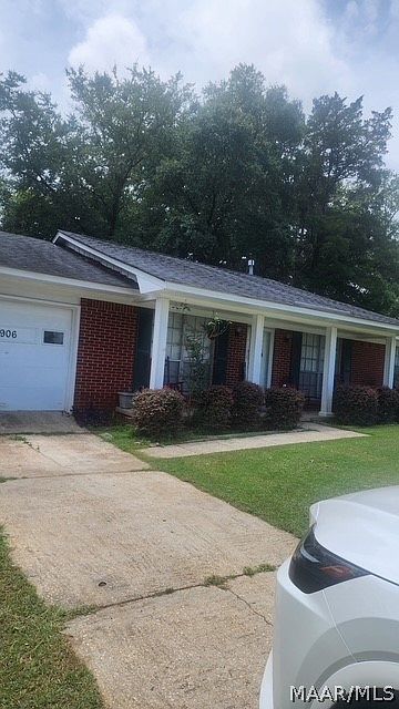 2nd image of 906 Skidmore Ave