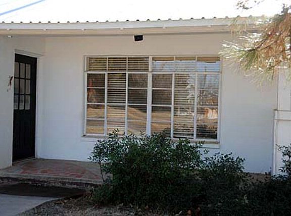 3rd image of 704 E Avenue B