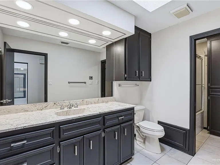413 Toronto Ave — Photo 9