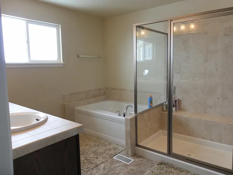 Master 5 Piece Bathroom with walk in closet