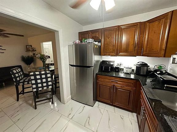 5th image of 930 Flamingo Dr #930