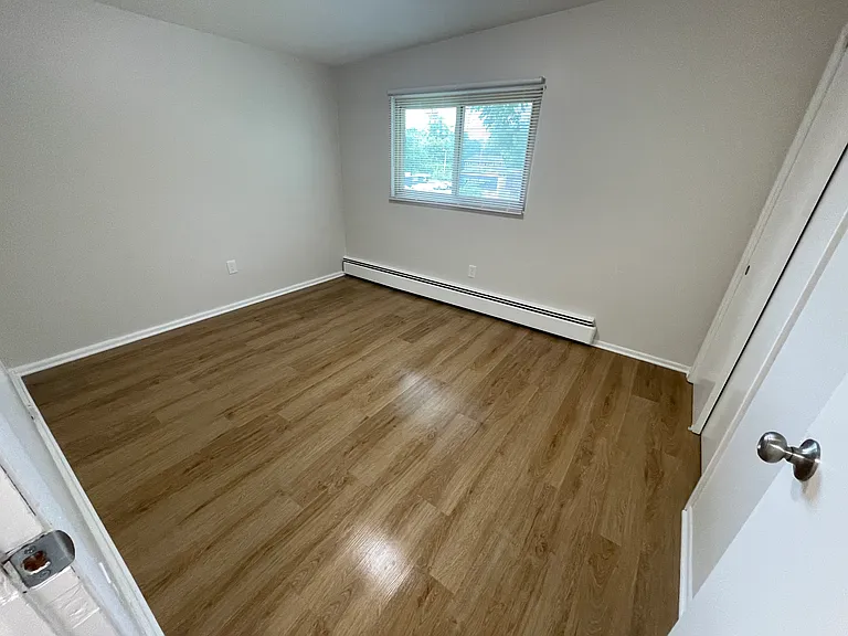 8952 White Oak Ave #4 — Photo 10