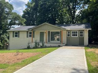 852 Pine Shadow Ln, Winder, GA 30680