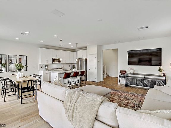 5th image of 4448 Frias Falls Ave