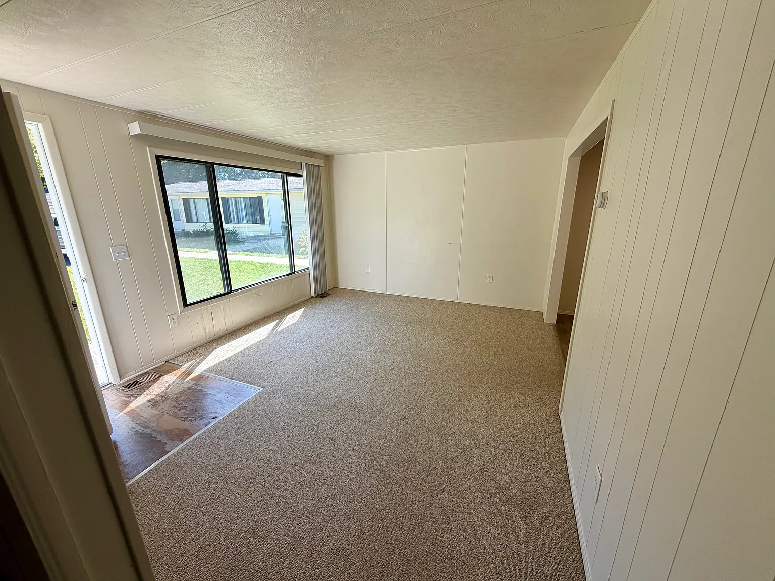 2 bed, 1000 sqft, $1,450 — Photo 2
