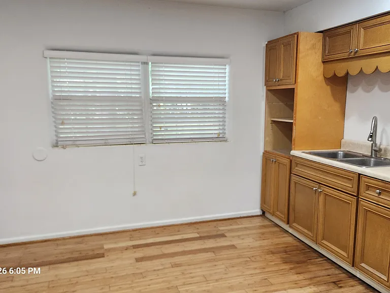 1316 Springdale St — Photo 9