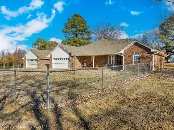 2903 Love St, Pocola, OK 74902
