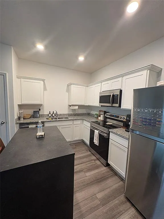 3 bed, 2.5 bath, 1386 sqft, $2,200 — Photo 4