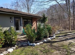 40 Falmouth Ct, Red Bank, NJ 07701