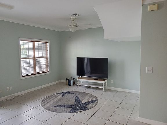 2nd image of 3029 N Roosevelt Blvd APT 21