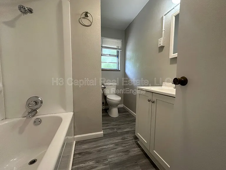 219 N 48th St #4 — Photo 5