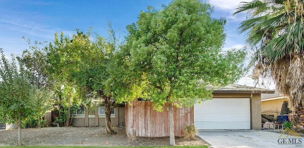 705 Deanna Way photo 1