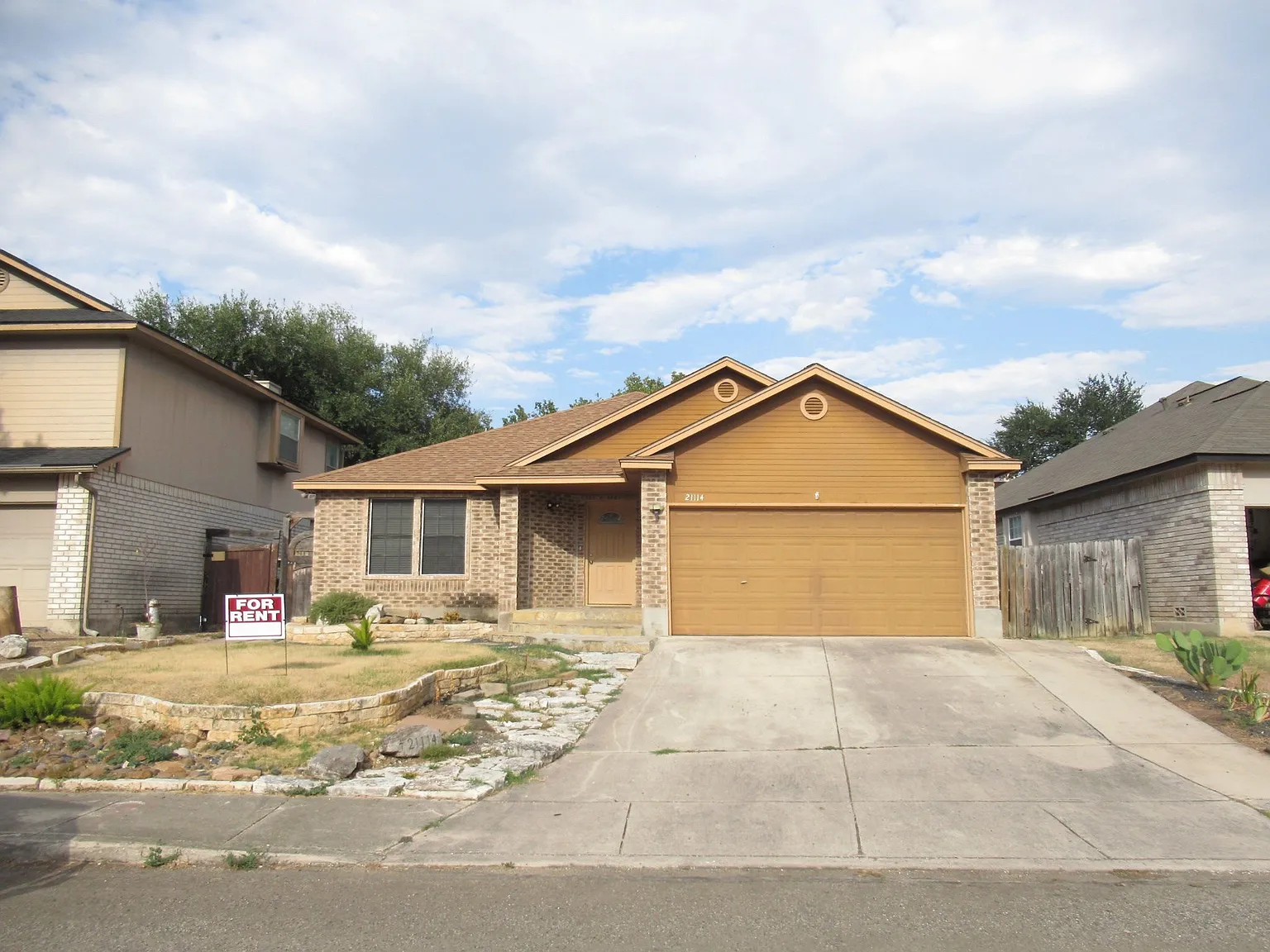 3 bed, 1665 sqft, $2,095 — Photo 1