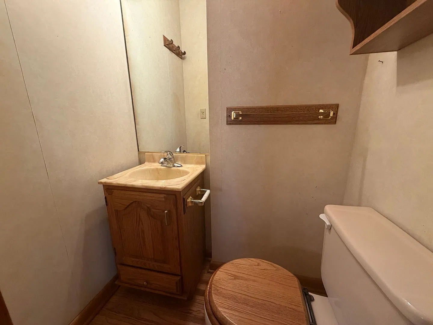 Cute 2 Bedroom 1.5 Bath Single Family Home — Photo 4