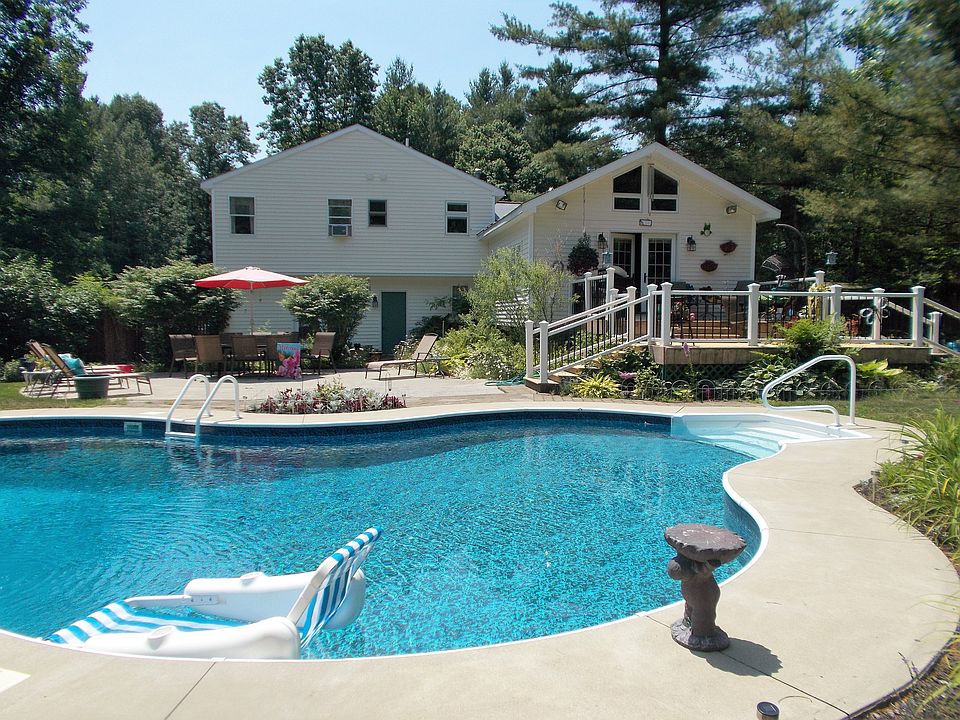 2nd image of 29 Castlewood Dr