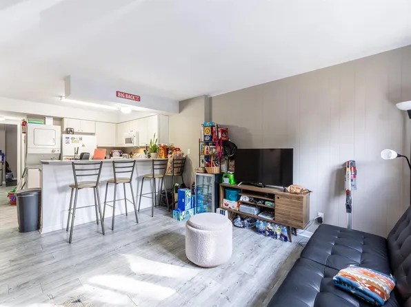 2100 Jefferson Park Ave APT 10, Charlottesville, VA 22903