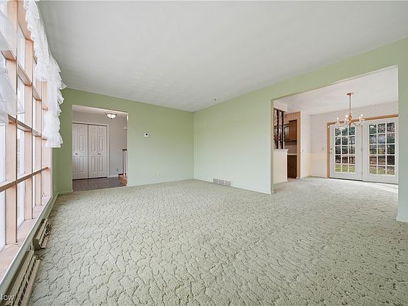 4th image of 2538 Ironstone St NE