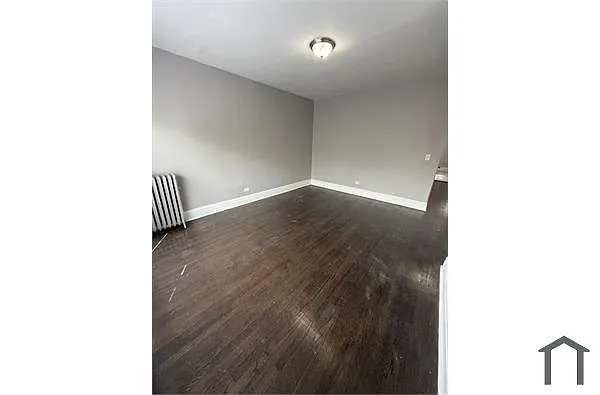 Building Photo - 2516 E 77th St